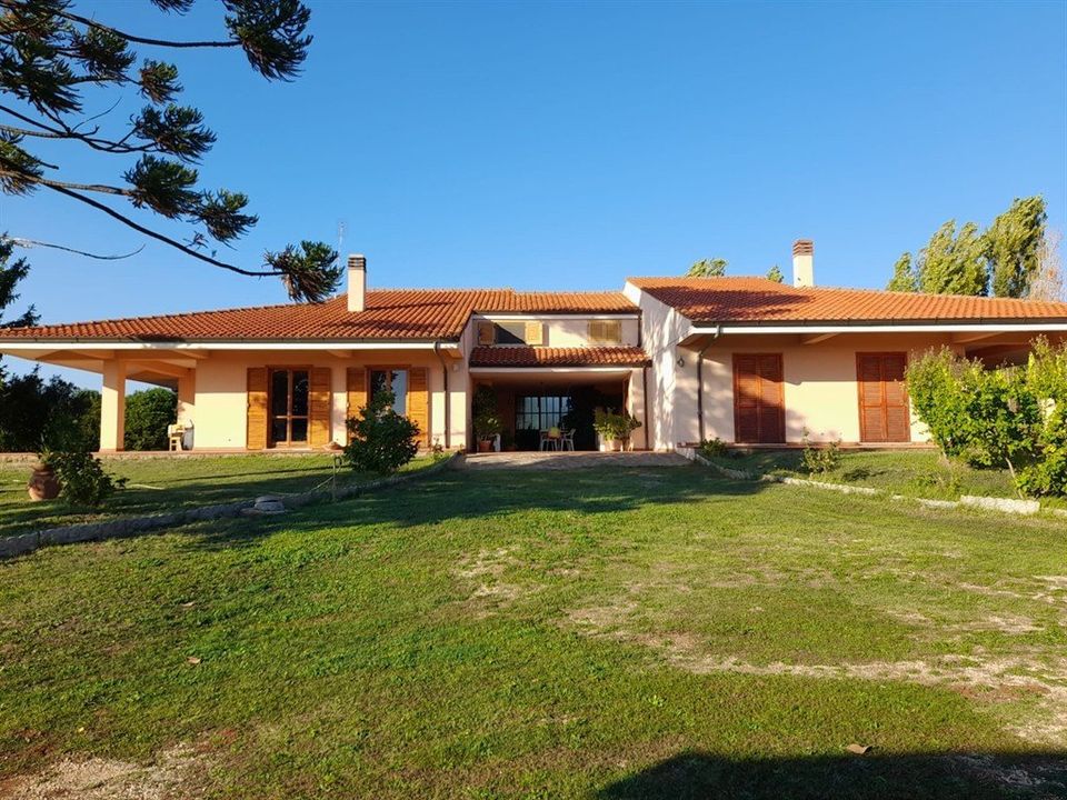 Foto Cometa 1 — Rustico / casale in vendita a Velletri