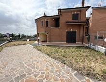Foto Cometa 2 — Villa quadrifamiliare in vendita a Albano Laziale