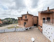 Foto Cometa 31 — Villa quadrifamiliare in vendita a Albano Laziale